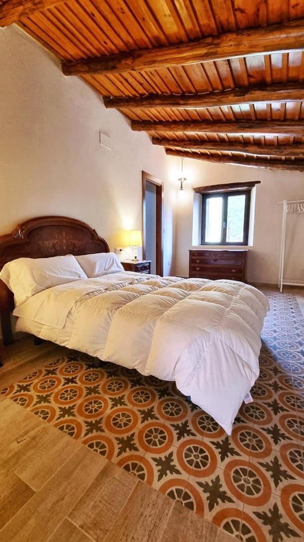 Alojamiento Rural En Aracena. Finca El Rehilete Luaran gambar